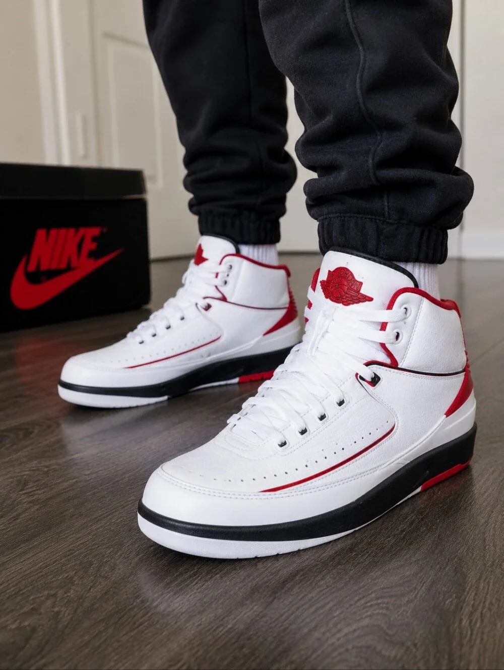 Jordan 2 Retro Chicago (2022) - Men’s Size 7 (Wmns 8.5) NIB